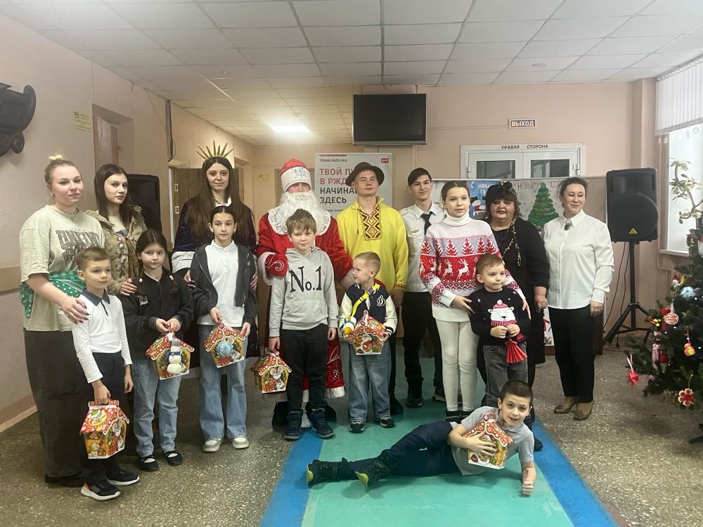 Новогодняя сказка «Приключения Бабы Яги» для детей земляков-военнослужащих