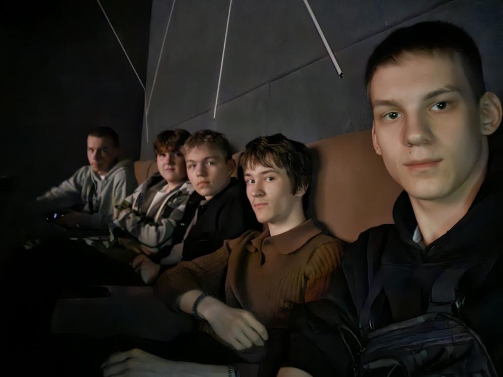 Студенты группы 26/27 посмотрели художественный фильм «Богатыри»